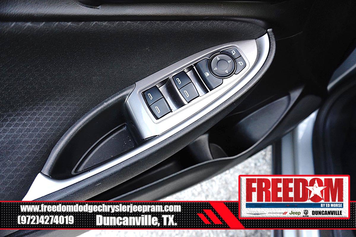 Used 2025 Chevrolet Malibu LT FWD image 37
