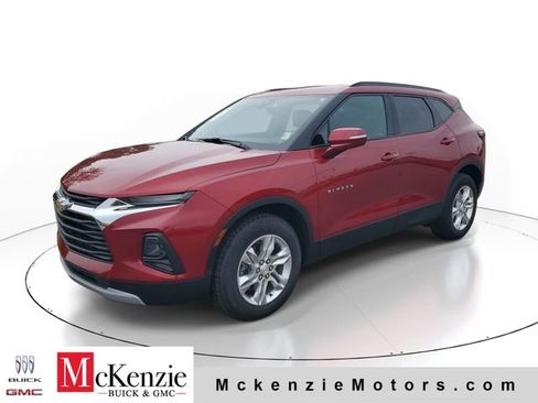 Used 2021 Chevrolet Blazer LT FWD image 2