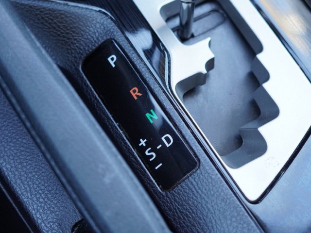 Used 2018 Toyota RAV4 Limited w/ Advanced Technology Package FWD image 30