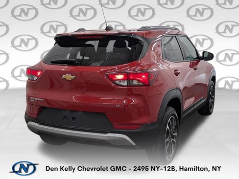 Used 2026 Chevrolet TrailBlazer LT AWD/4WD image 2