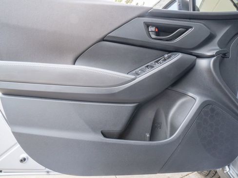 Certified 2025 Subaru Crosstrek 2.0i Premium image 7