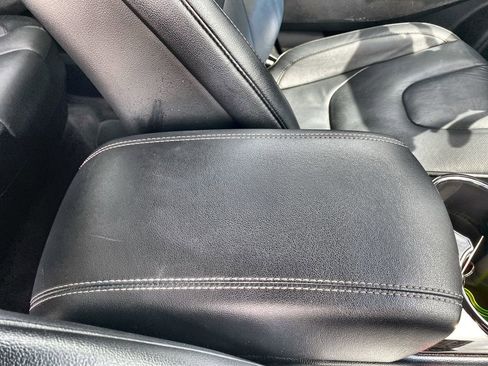Used 2016 Ford Edge Titanium w/ Equipment Group 301A AWD/4WD image 32