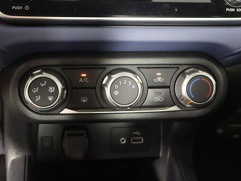 Used 2024 Nissan Versa SV w/ Trunk Package image 38