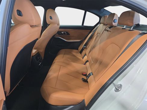 Certified 2025 BMW 330i Sedan w/ Convenience Package image 10