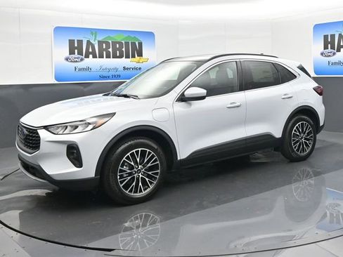 New 2025 Ford Escape SE image 1