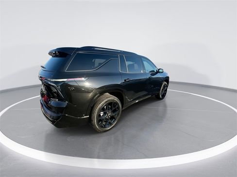 Used 2025 Chevrolet Traverse RS w/ LPO, Floor Liner Package image 8