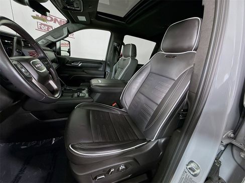 Used 2024 GMC Sierra 2500 AT4X image 27