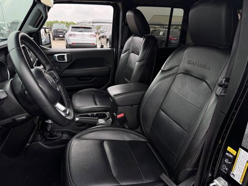 Used 2022 Jeep Wrangler Unlimited Sahara image 24
