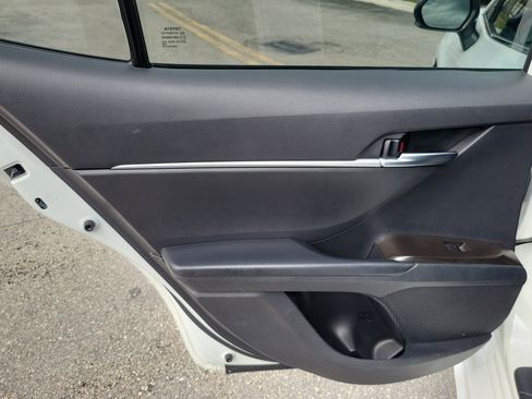 Used 2022 Toyota Camry SE w/ Convenience Package FWD image 24