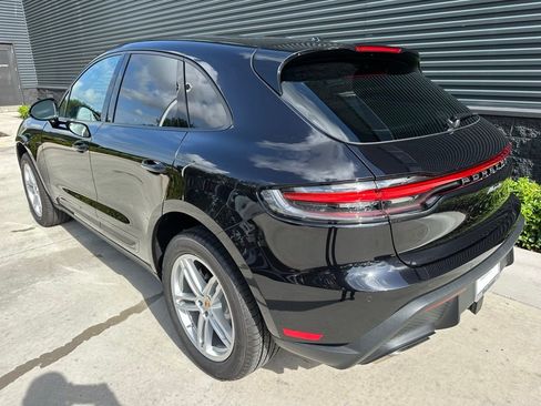 Certified 2025 Porsche Macan image 3