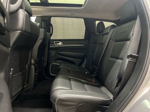 Used 2019 Jeep Grand Cherokee Summit AWD/4WD image 17