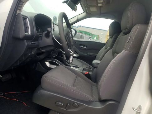 Used 2026 Nissan Frontier SV w/ All-Weather Content Package AWD/4WD image 7