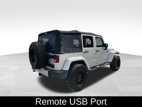 Used 2012 Jeep Wrangler Unlimited Sahara w/ Connectivity Group image 5