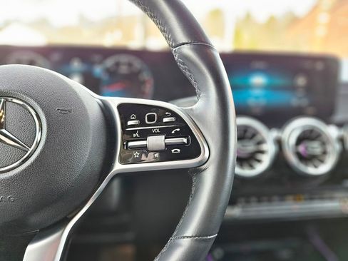 Certified 2023 Mercedes-Benz GLB 250 4MATIC w/ Premium Package image 26