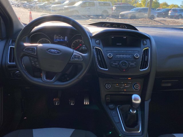 Used 2018 Ford Focus ST FWD image 8