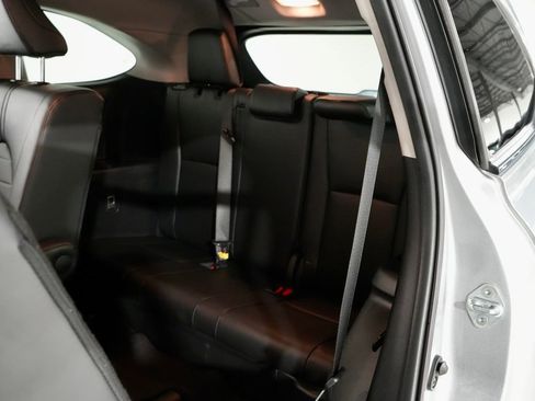 Used 2023 Toyota Highlander XLE image 31