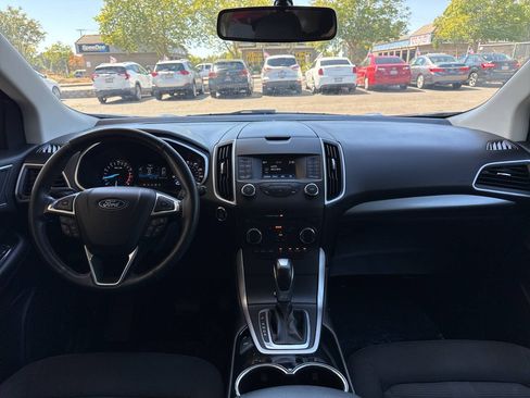 Used 2018 Ford Edge SEL AWD/4WD image 12