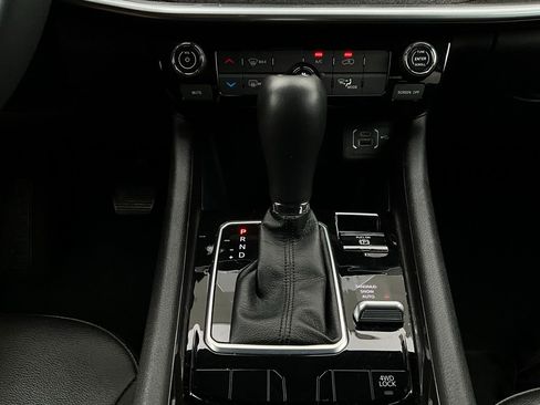 Used 2025 Jeep Compass Latitude image 24