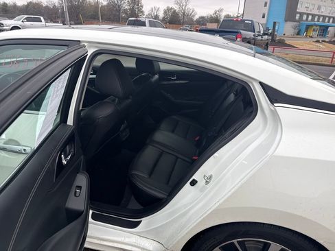 Used 2023 Nissan Maxima SL image 16