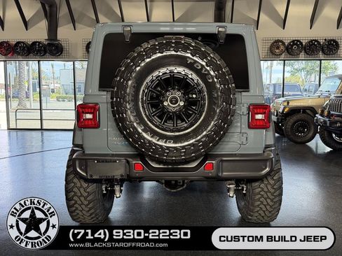 Used 2025 Jeep Wrangler Unlimited Sahara w/ Safety Group AWD/4WD image 17