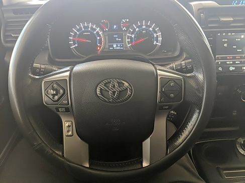 Used 2017 Toyota 4Runner SR5 Premium image 15
