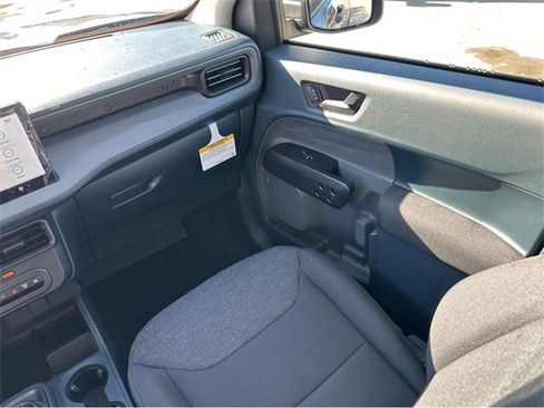 New 2025 Ford Maverick XL image 14