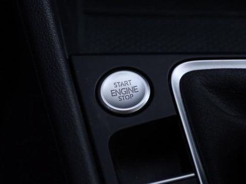 Used 2025 Volkswagen Jetta SE w/ Sunroof Package FWD image 15