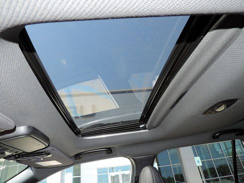 New 2026 Subaru Outback Limited image 9