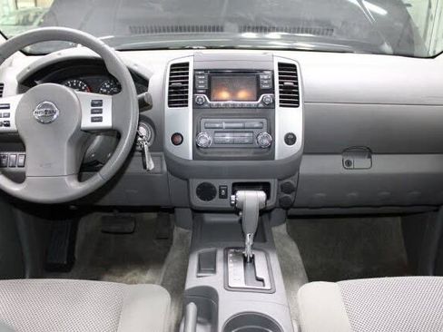 Used 2016 Nissan Frontier SV image 7