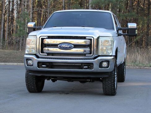 Used 2015 Ford F250 Lariat w/ Lariat Ultimate Package image 9