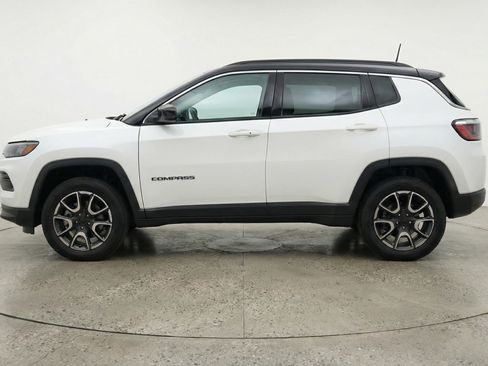 Used 2025 Jeep Compass Trailhawk AWD/4WD image 5
