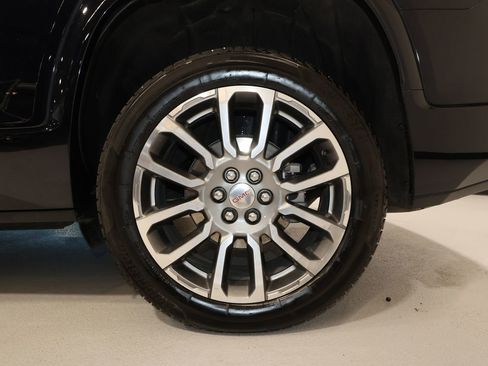 Certified 2022 GMC Acadia Denali w/ Denali Ultimate Package image 38