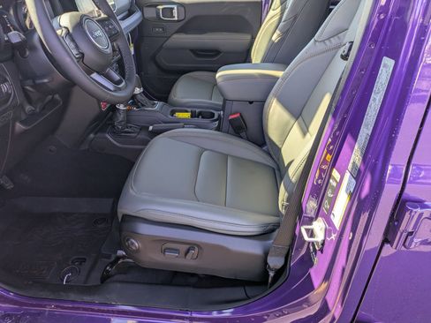 New 2026 Jeep Gladiator Mojave image 12