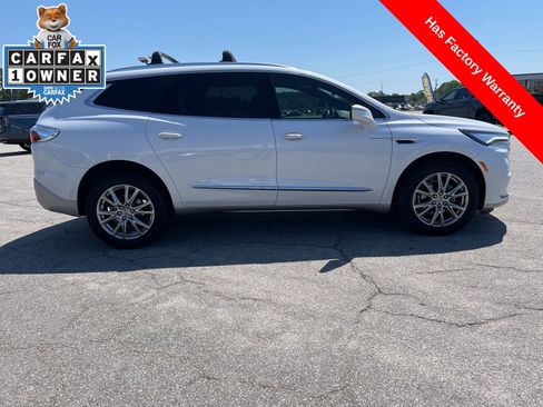 Used 2023 Buick Enclave Essence w/ Experience Buick Package FWD image 6