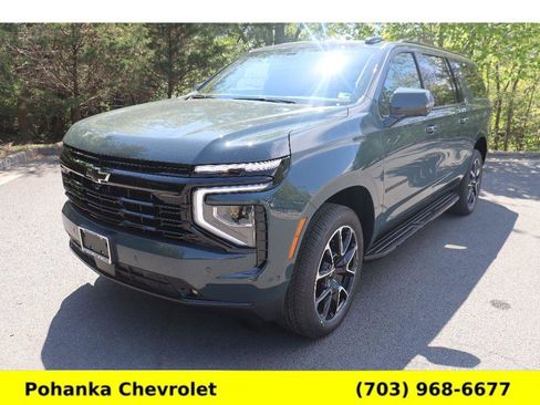 New 2026 Chevrolet Suburban RST AWD/4WD image 3
