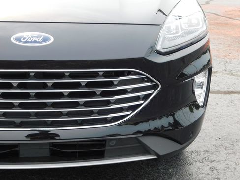 Used 2022 Ford Escape Titanium w/ Titanium Elite Package AWD/4WD image 9