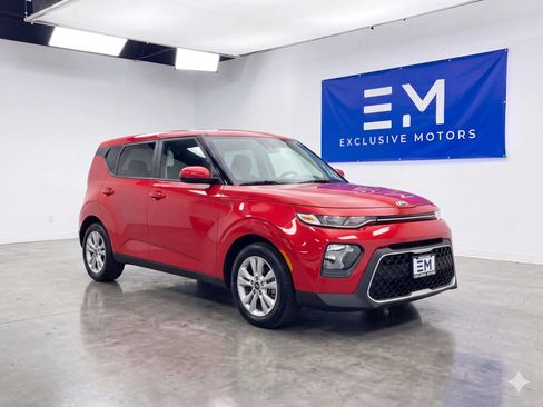 Used 2022 Kia Soul LX FWD image 1