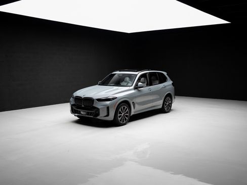 Used 2024 BMW X5 sDrive40i w/ M Sport Package RWD image 87