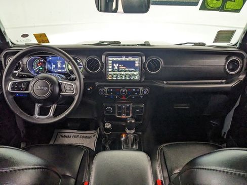 Used 2023 Jeep Wrangler Unlimited Sahara AWD/4WD image 7