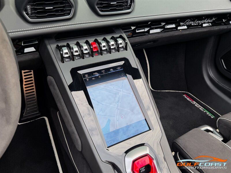 Used 2022 Lamborghini Huracan EVO RWD image 16