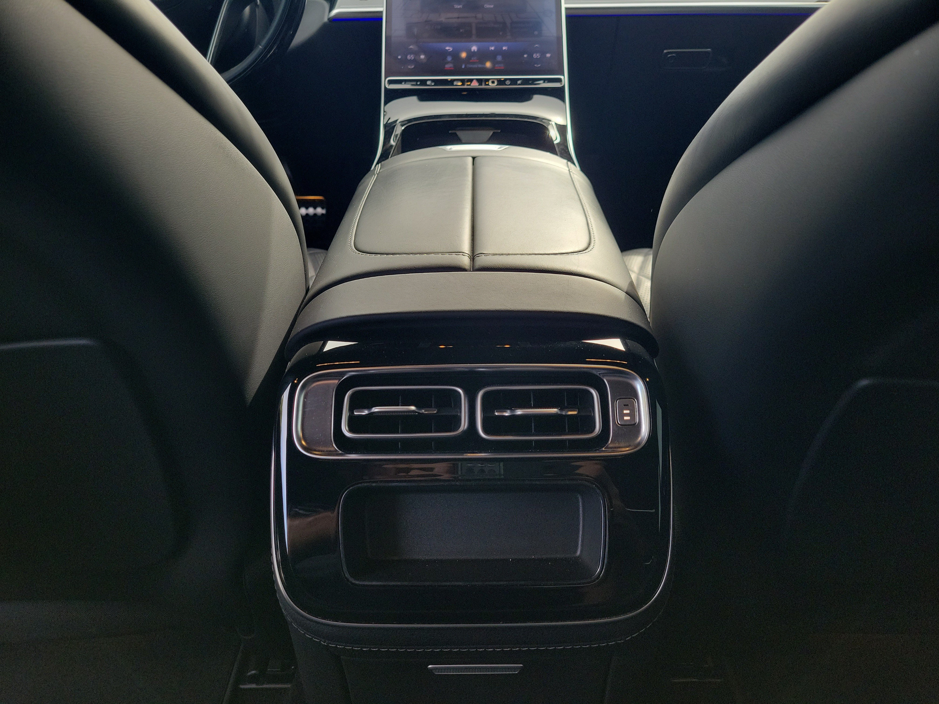 Certified 2024 Mercedes-Benz S 580 4MATIC Sedan image 11