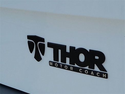 Used 2022 Mercedes-Benz Sprinter 2500 image 36