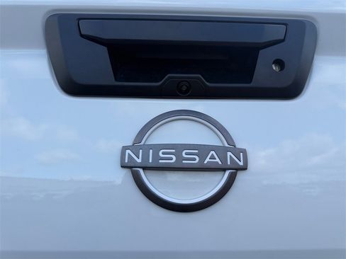 Certified 2025 Nissan Frontier SV image 17