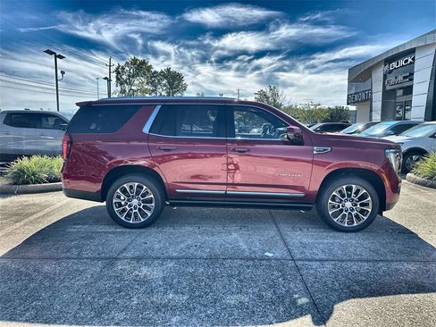 New 2026 GMC Yukon Denali w/ Sun & Power Step Package image 10