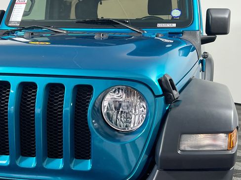 Used 2020 Jeep Wrangler Sport image 11