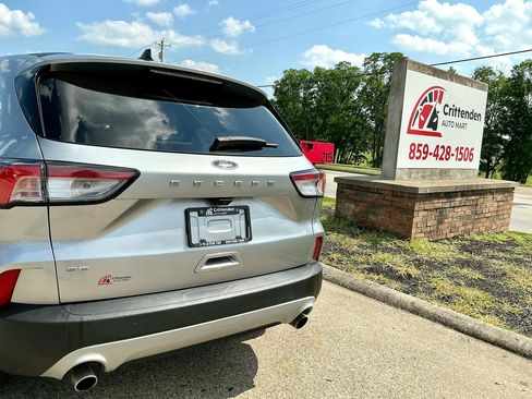 Used 2022 Ford Escape SE w/ Convenience Package FWD image 25