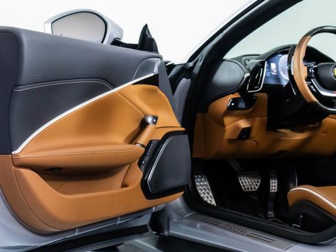Certified 2025 Ferrari Roma Spider RWD image 34