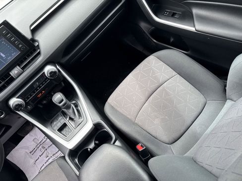 Used 2019 Toyota RAV4 XLE FWD image 31