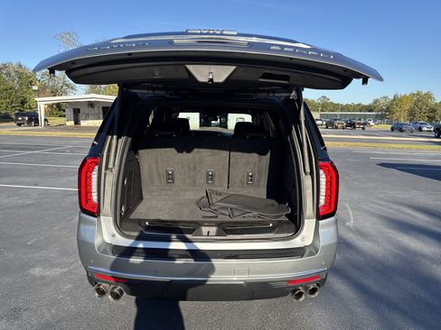 Used 2023 GMC Yukon Denali image 29