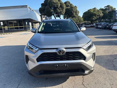 Used 2022 Toyota RAV4 XLE w/ Convenience Package FWD image 8